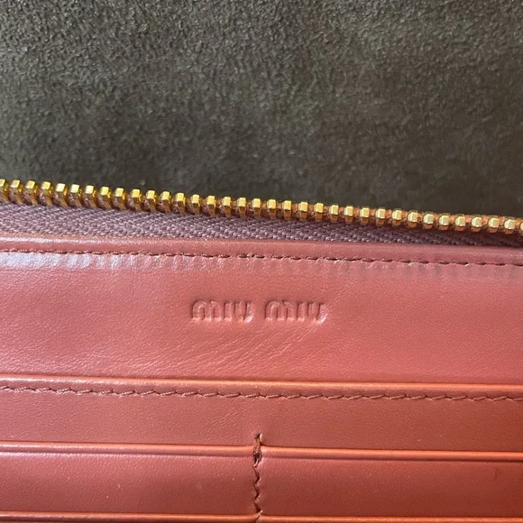 Miu Miu Croc-Embossed Leather Wallet - Pink